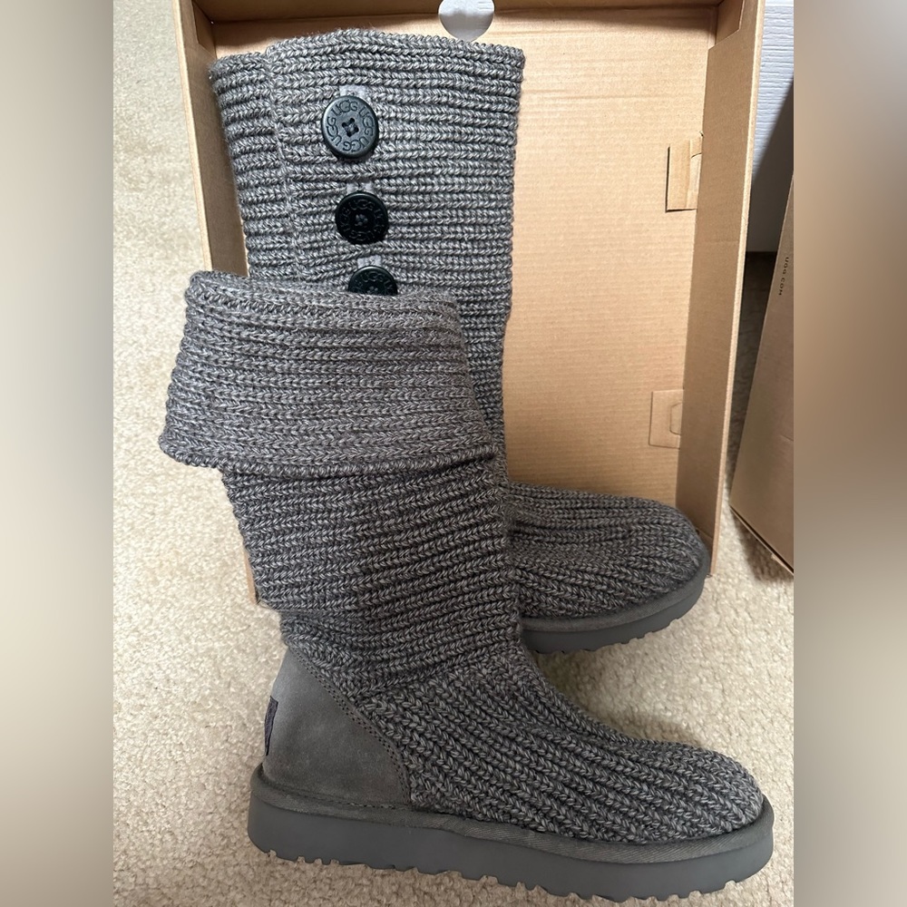 W Classic Cardy Ugg Boots